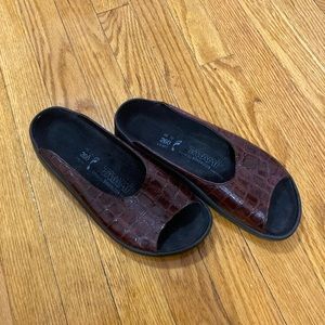 TATAMI x BIRKENSTOCK CROC BURGUNDY PLATFORM SLIDE SANDALS size US 9 / EU 40